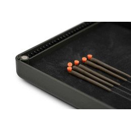 Boite à Bas de Ligne Fox Edges Medium rig box inc 50 pins